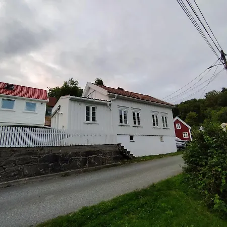 Sorlandshus Med 3 Soverom Arendal Exterior photo
